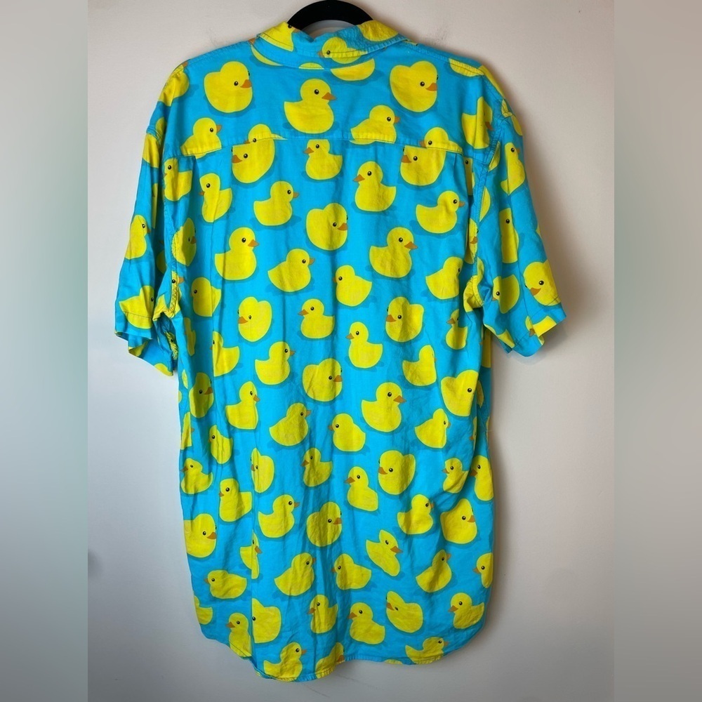 TIPSY ELVES Men's Rubber Ducky Tailored Fit Hawaiian Shirt Size 2XL Yellow Blue - Picture 2 of 8